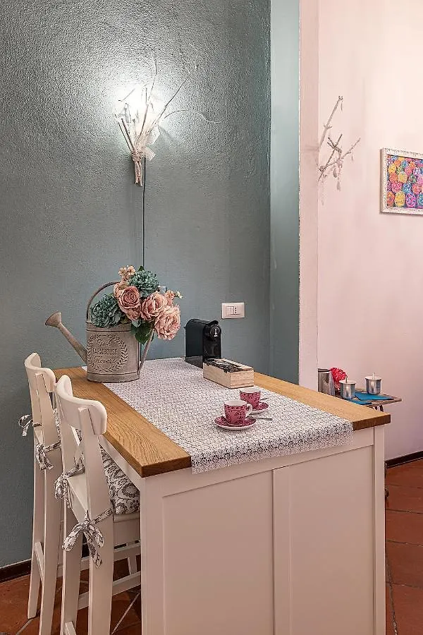 Guest house White & Gold Suite Verona Italy