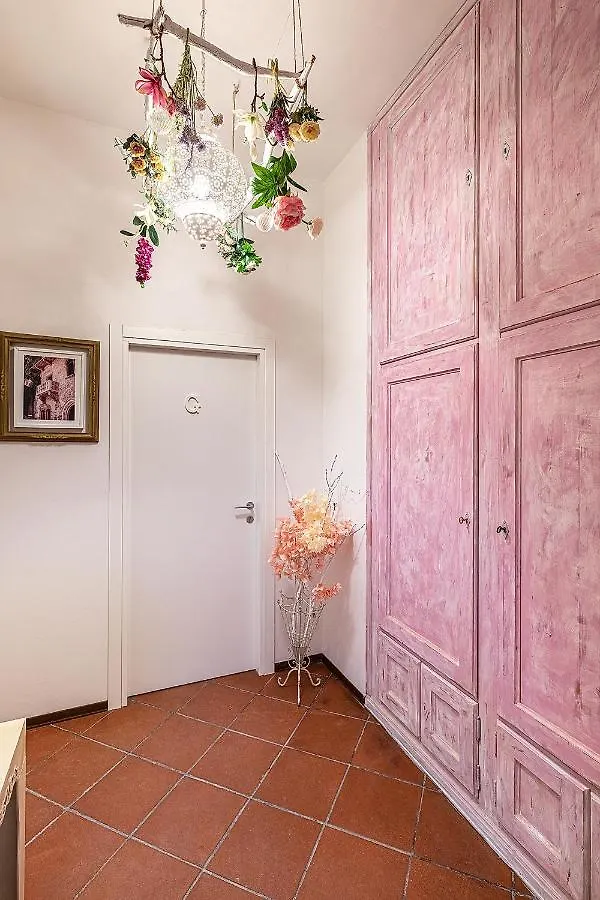 Guest house White & Gold Suite Verona