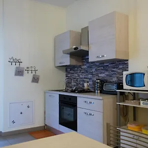  Casa de hóspedes Melibi - Re Lear